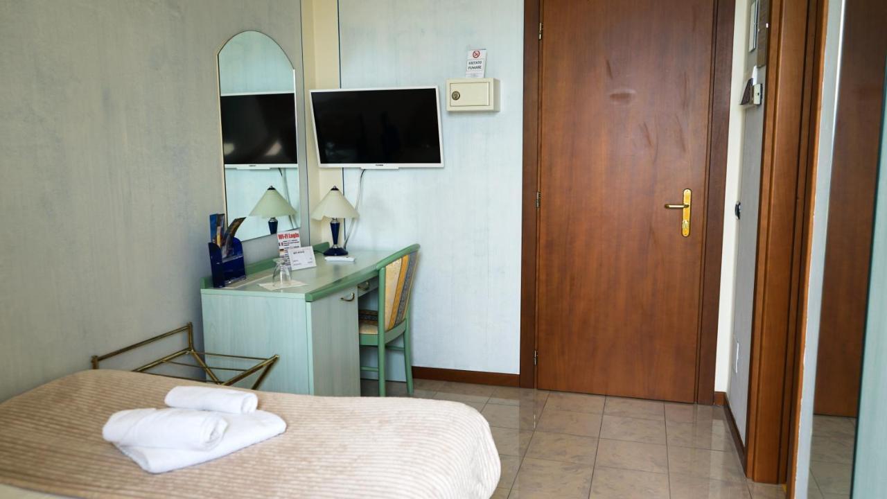 Oggebio Albergo Bel Soggiorno מראה חיצוני תמונה