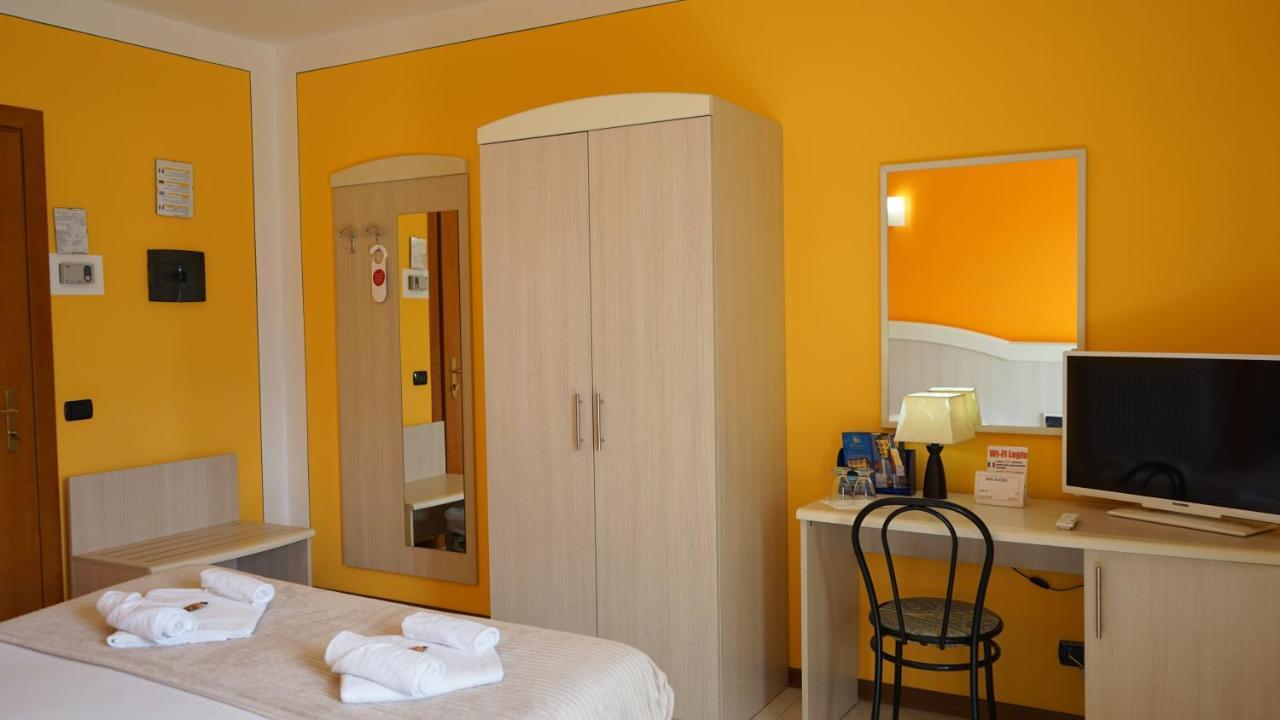 Oggebio Albergo Bel Soggiorno מראה חיצוני תמונה