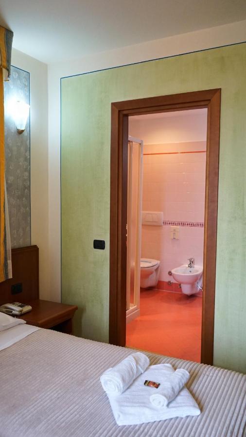 Oggebio Albergo Bel Soggiorno מראה חיצוני תמונה